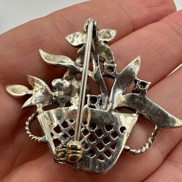 Vintage Solid sterling silver, faux pearl, marcasite and gemstone brooch/pin! - Picture 5 of 8